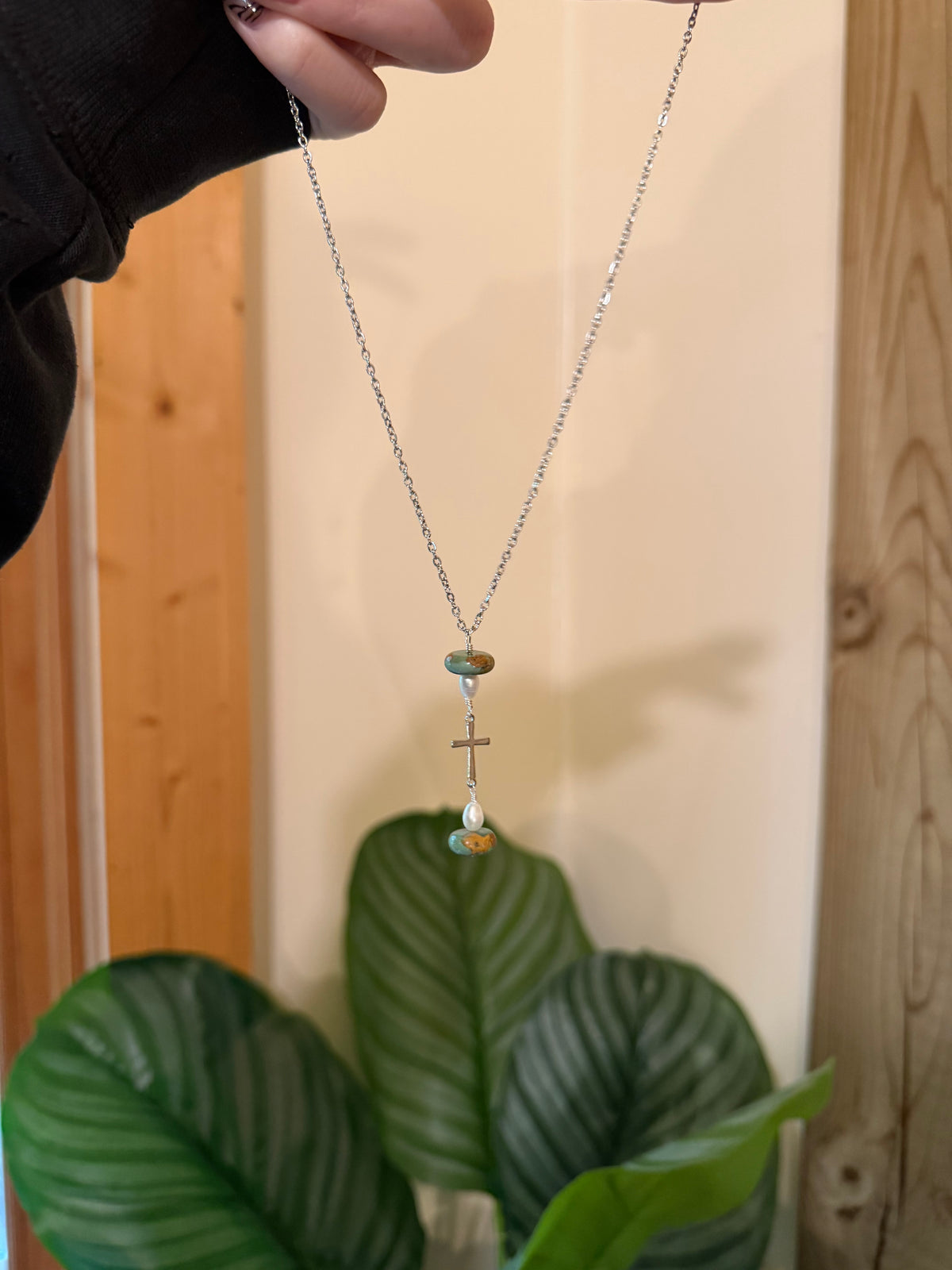 Freshwater Pearl Kingman Cross Necklace