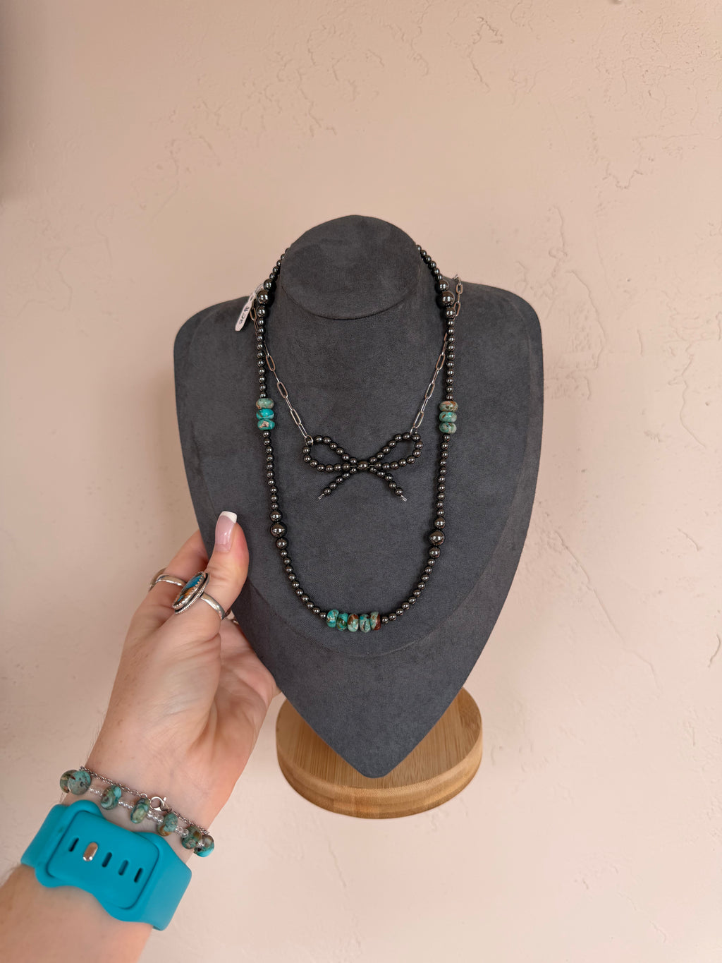 Western Pearl Bow Necklace